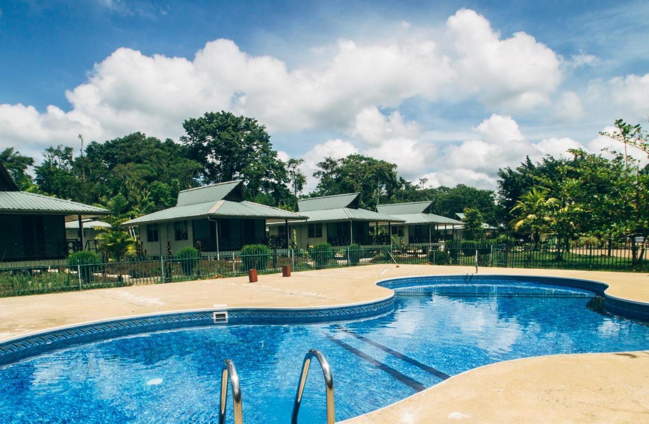 Overbridge River Resort 帕拉马里博 外观 照片