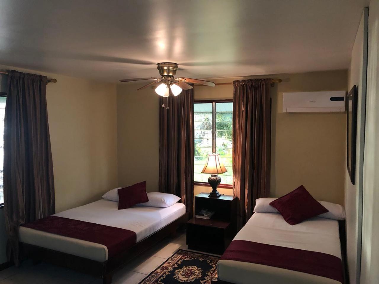 Overbridge River Resort 帕拉马里博 外观 照片